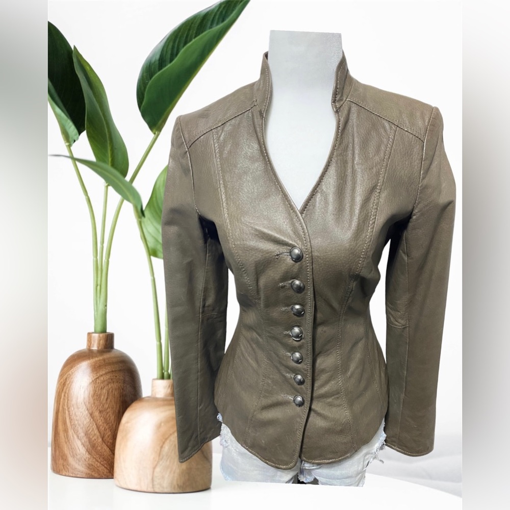 Danier Leather Jacket size 2xs
